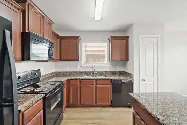 $2,000 | 7126 Montclair Peak Lane, Richmond, TX 77469