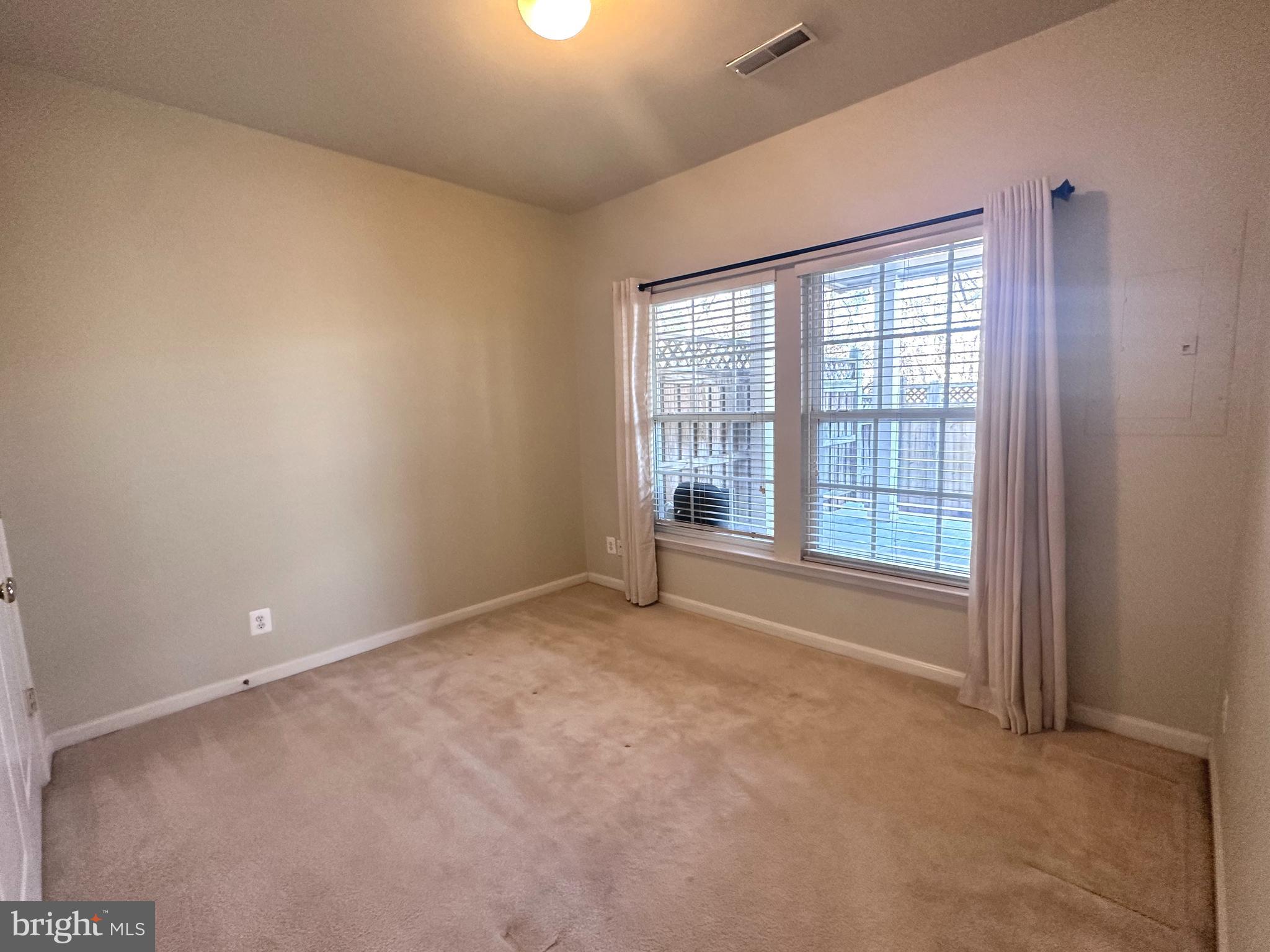 43270 Sunderleigh Square Broadlands, VA 20148 - Photo 20 of 24 an empty room with windows