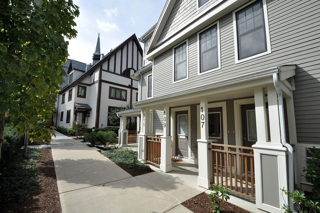 109 Crowninshield Road, Unit B6 Brookline, MA 02446 - Photo 15 of 15 Gallery Image 15