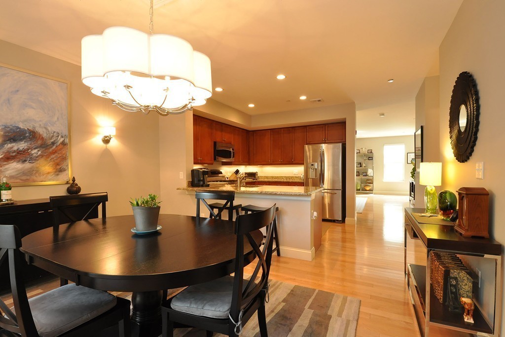 109 Crowninshield Road, Unit B6 Brookline, MA 02446 - Photo 5 of 15 Gallery Image 5