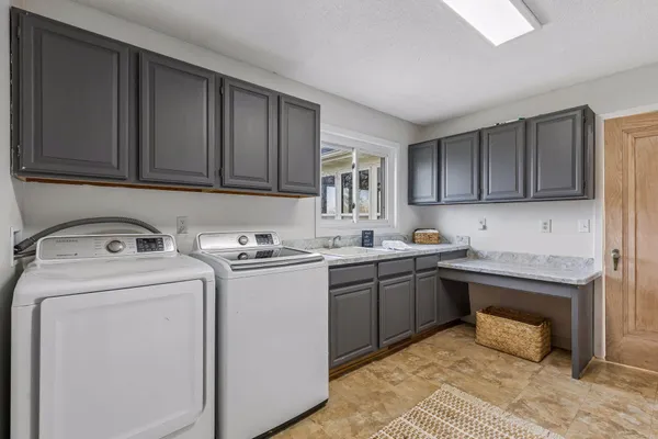 $565,000 | 15320 96th Place North, Maple Grove, MN 55369