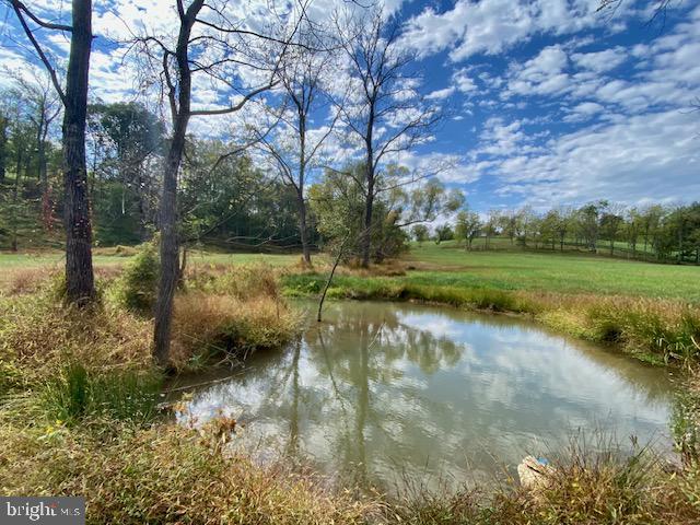 St Louis Road Purcellville, VA 20132 - Photo 4 of 10 a view of a lake with a yard