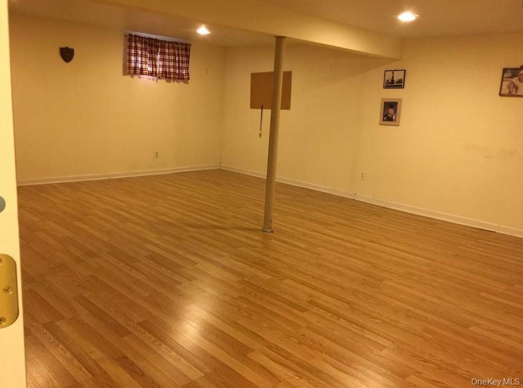 406 Plainview Road Hicksville, NY 11801 - Photo 15 of 21