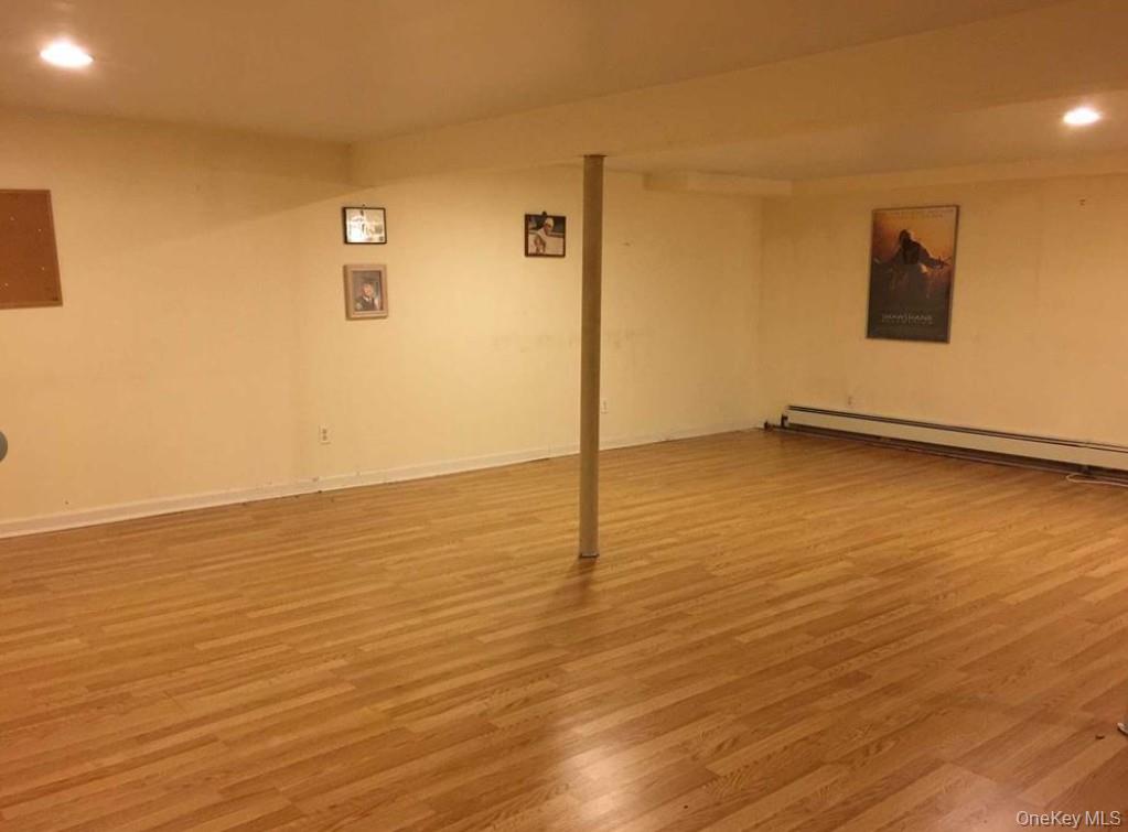 406 Plainview Road Hicksville, NY 11801 - Photo 16 of 21