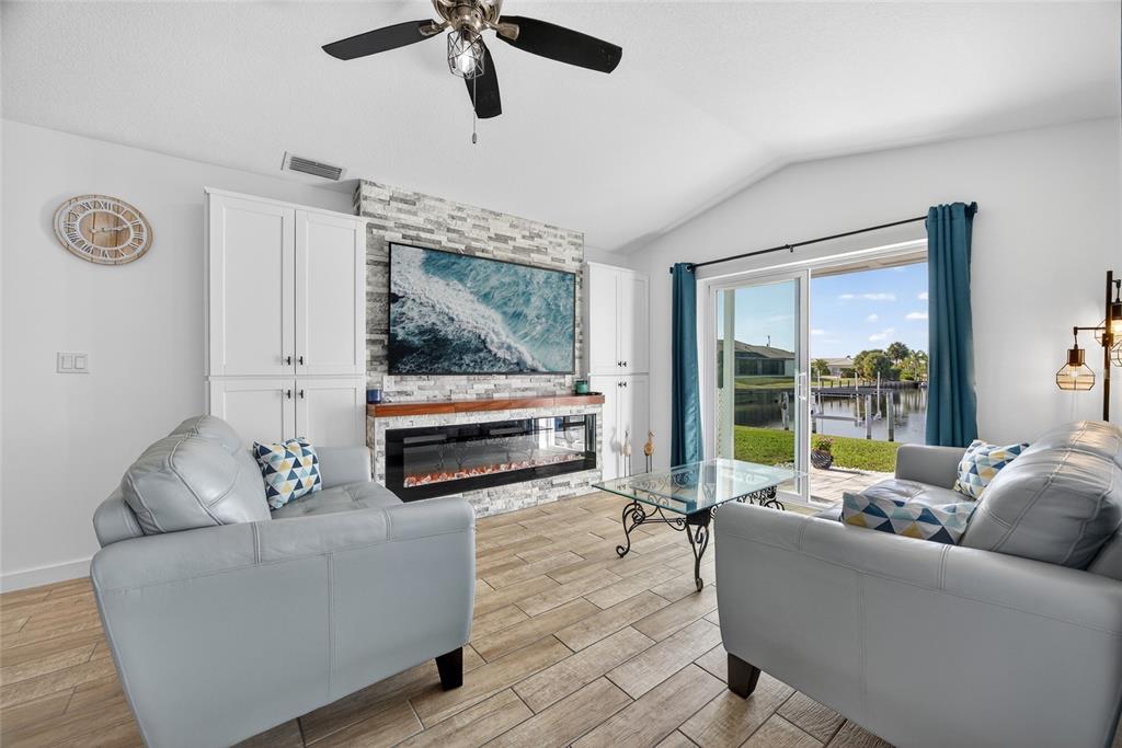 4203 Surfside Court Port Charlotte, FL 33948 - Photo 17 of 40