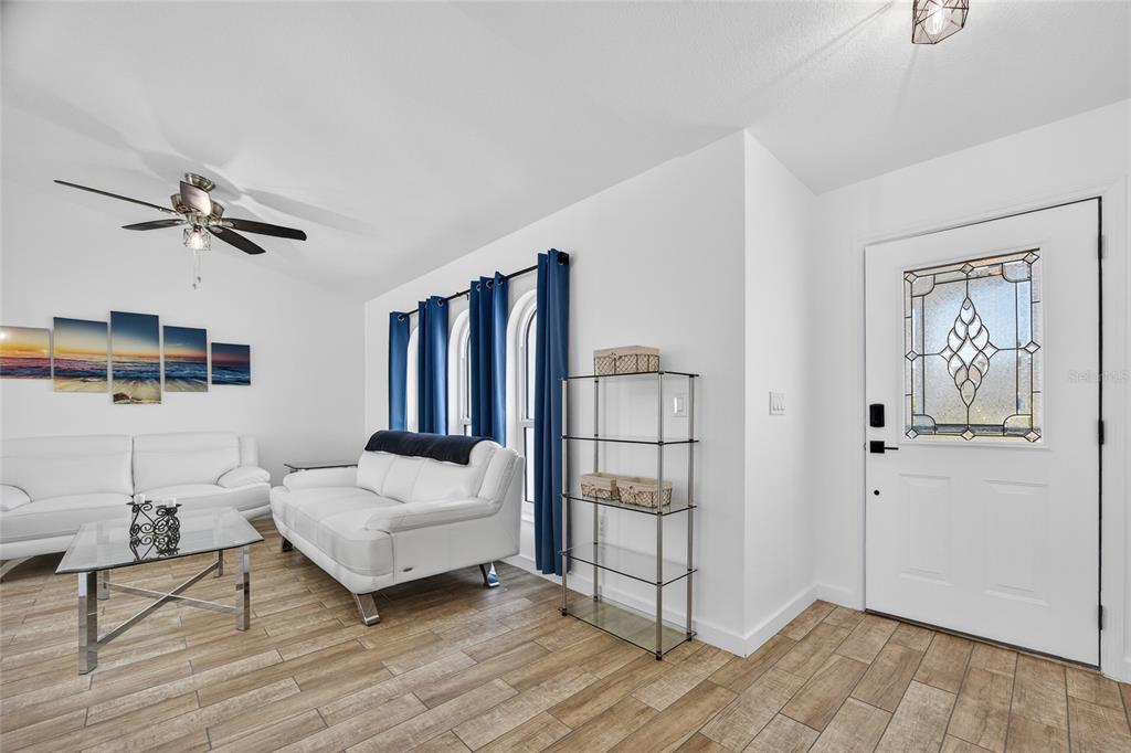 4203 Surfside Court Port Charlotte, FL 33948 - Photo 4 of 40