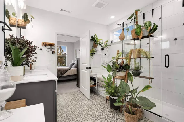 $529,900 | 4628 Benjamin Drive, Woodbury, MN 55129