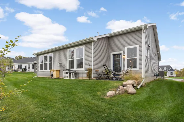 $529,900 | 4628 Benjamin Drive, Woodbury, MN 55129