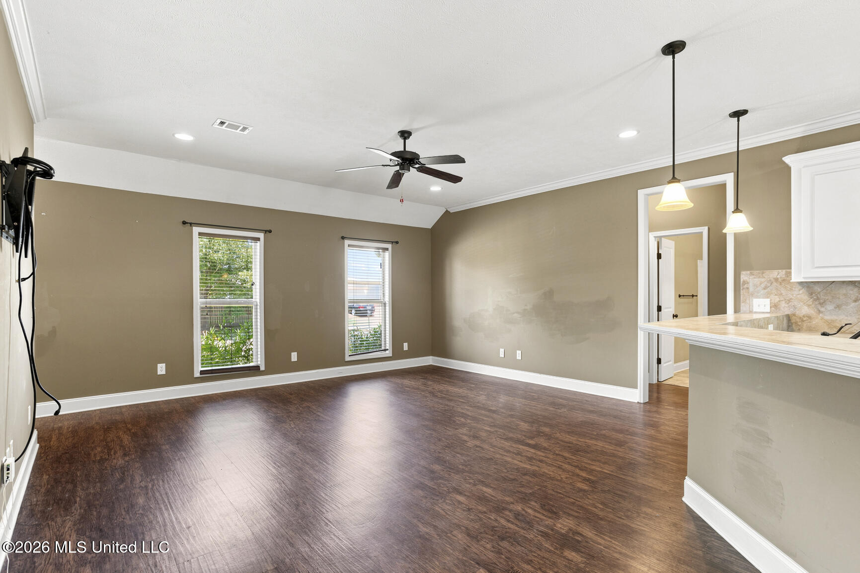 159 Harvey Circle Canton, MS 39046 - Photo 8 of 27 159 Harvey Cir-8