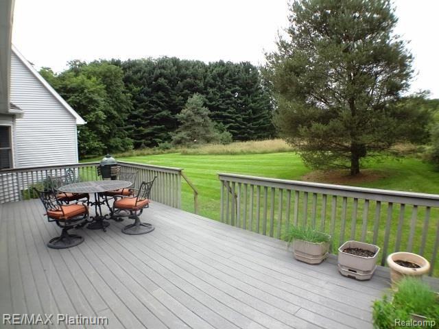 10789 Hibner Road Hartland, MI 48353 - Photo 33 of 44 107.jpg