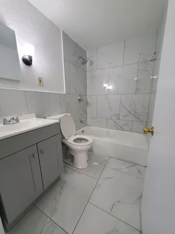 $2,045 | 160 Tyngsboro Road, Unit 19, North Chelmsford, MA 01863