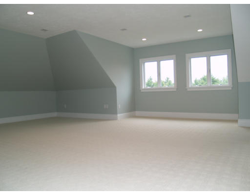 140 Hillcrest Road Marshfield, MA 02050 - Photo 8 of 12 Gallery Image 8