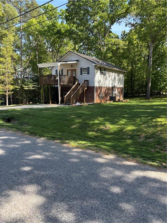 103 Robin Hood Road Lexington, NC 27292 - Photo 1 of 26 Front view with deck