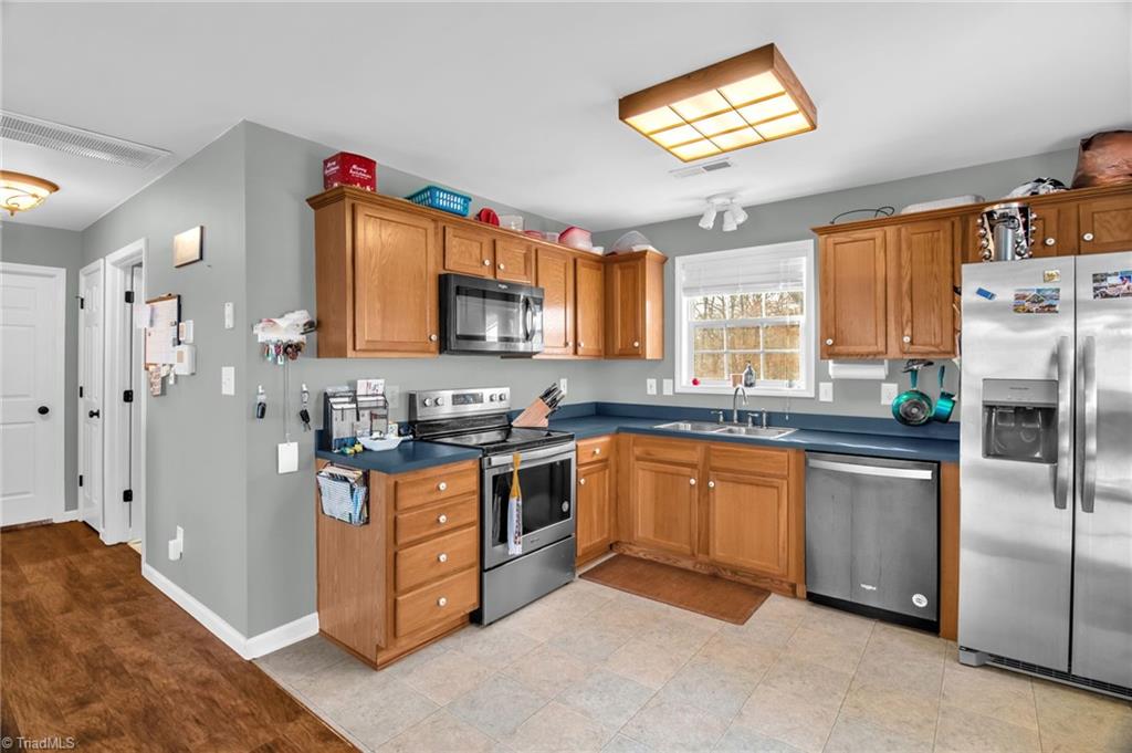 103 Robin Hood Road Lexington, NC 27292 - Photo 13 of 26 Kitchen