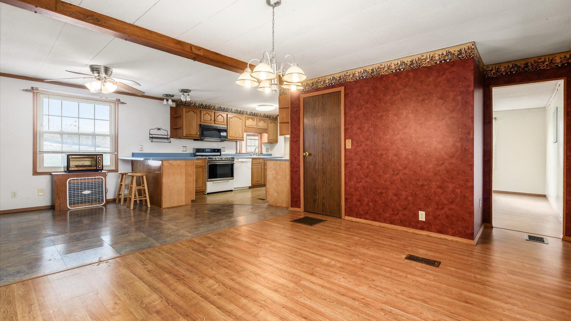 9390 Perryton Road Frazeysburg, OH 43822 - Photo 5 of 27 02-zj 9390 Perryton Rd012