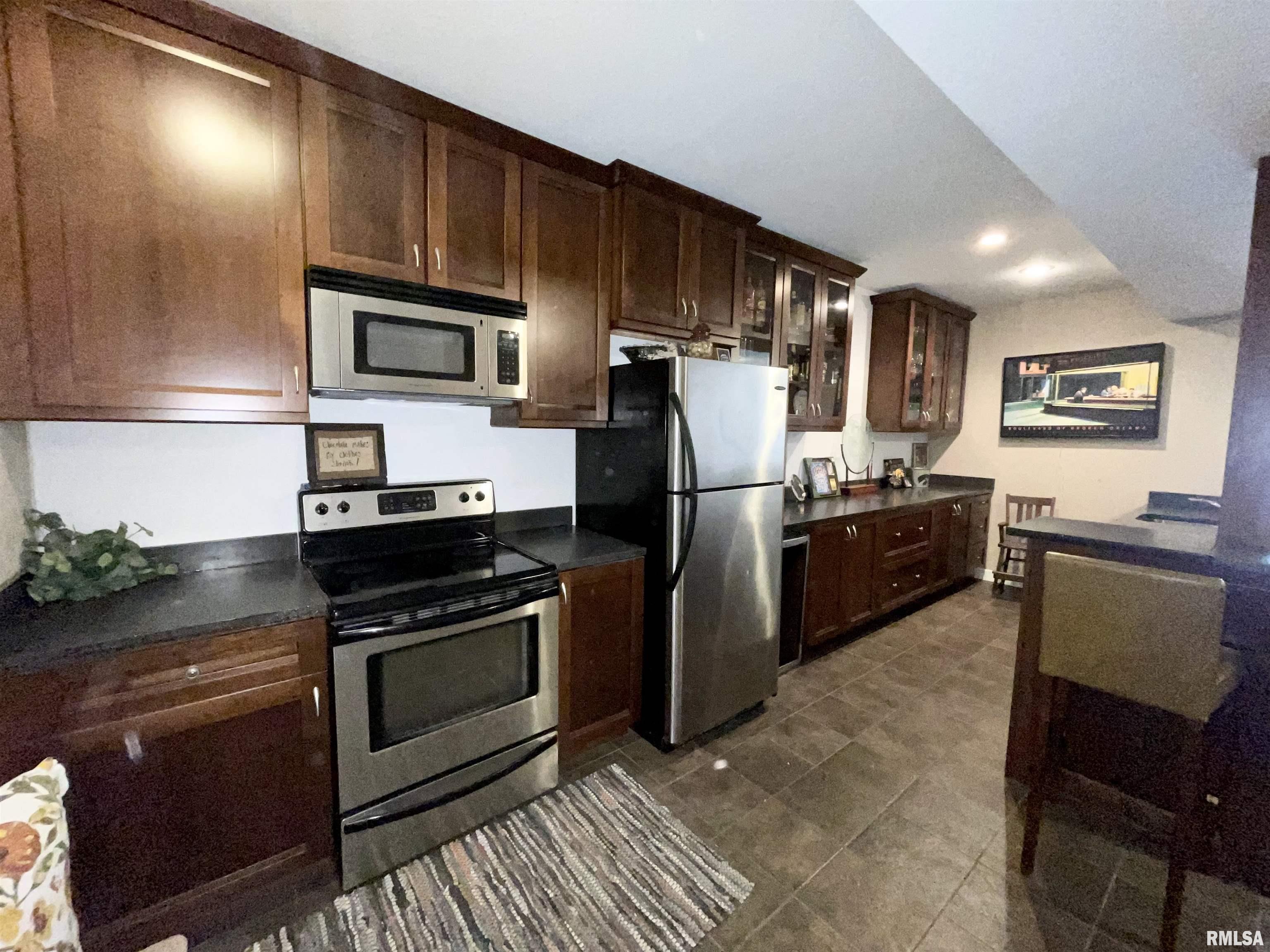 746 North 10th Street Clinton, IA 52732 - Photo 26 of 31