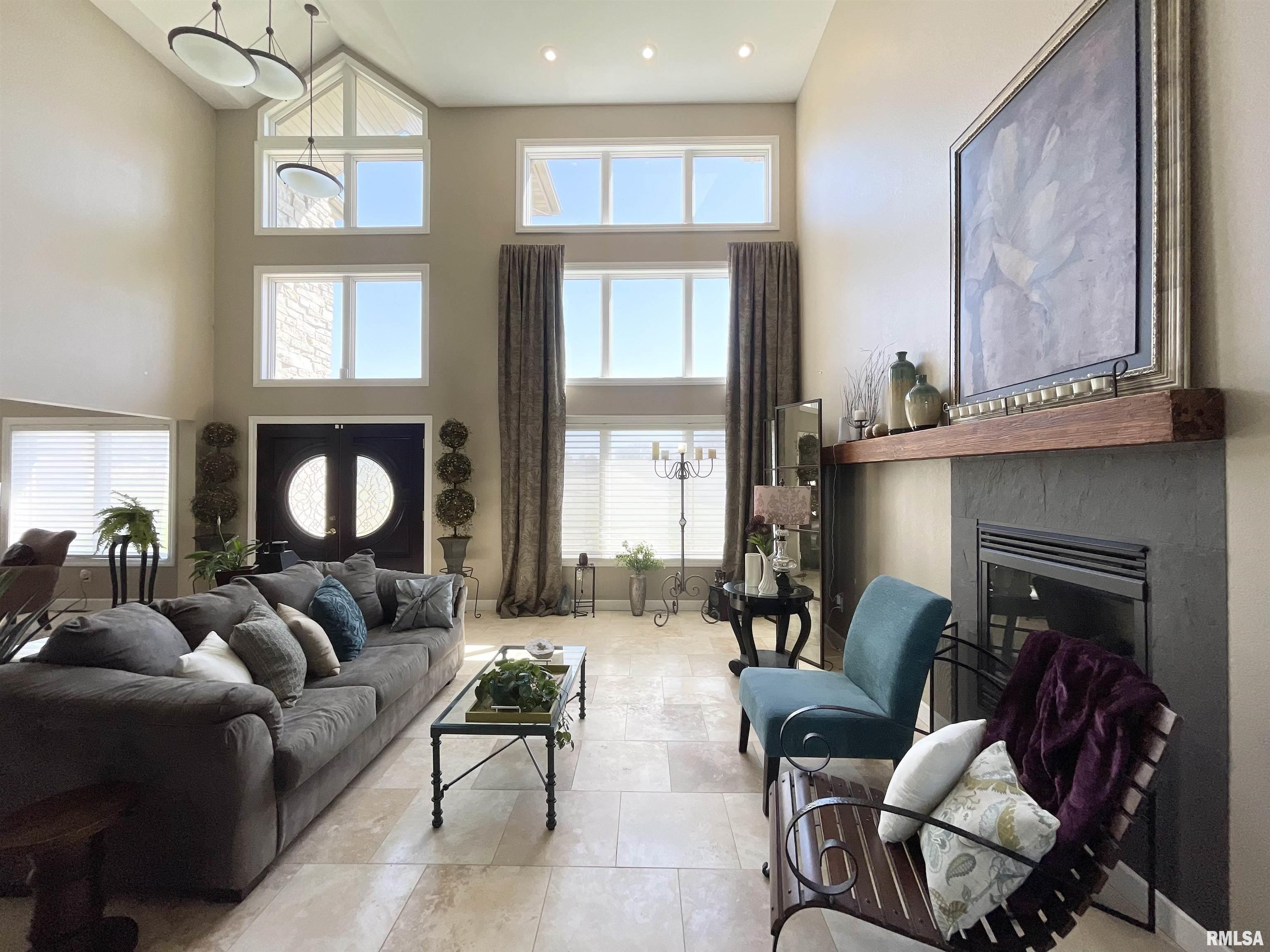 746 North 10th Street Clinton, IA 52732 - Photo 5 of 31