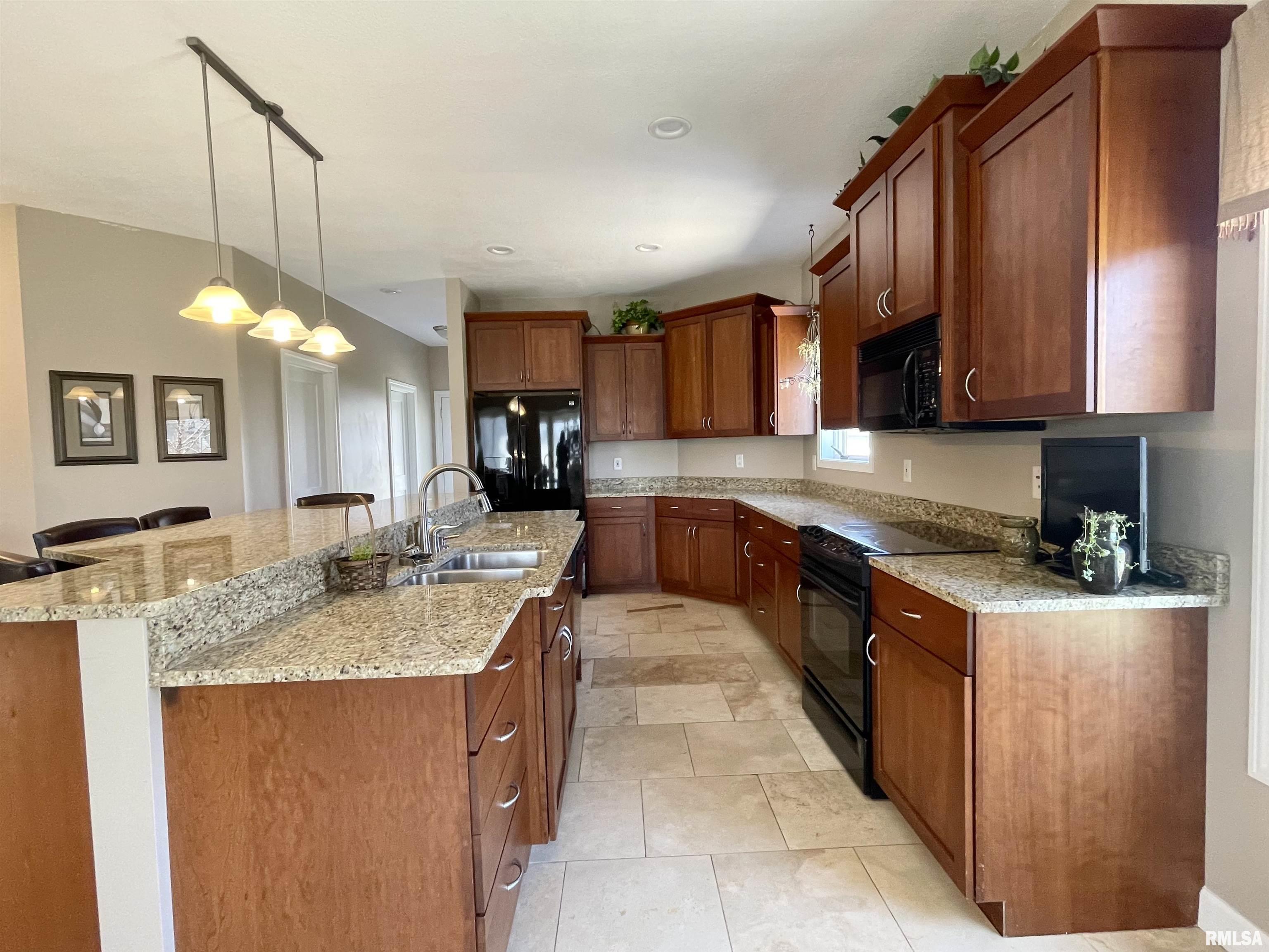 746 North 10th Street Clinton, IA 52732 - Photo 7 of 31