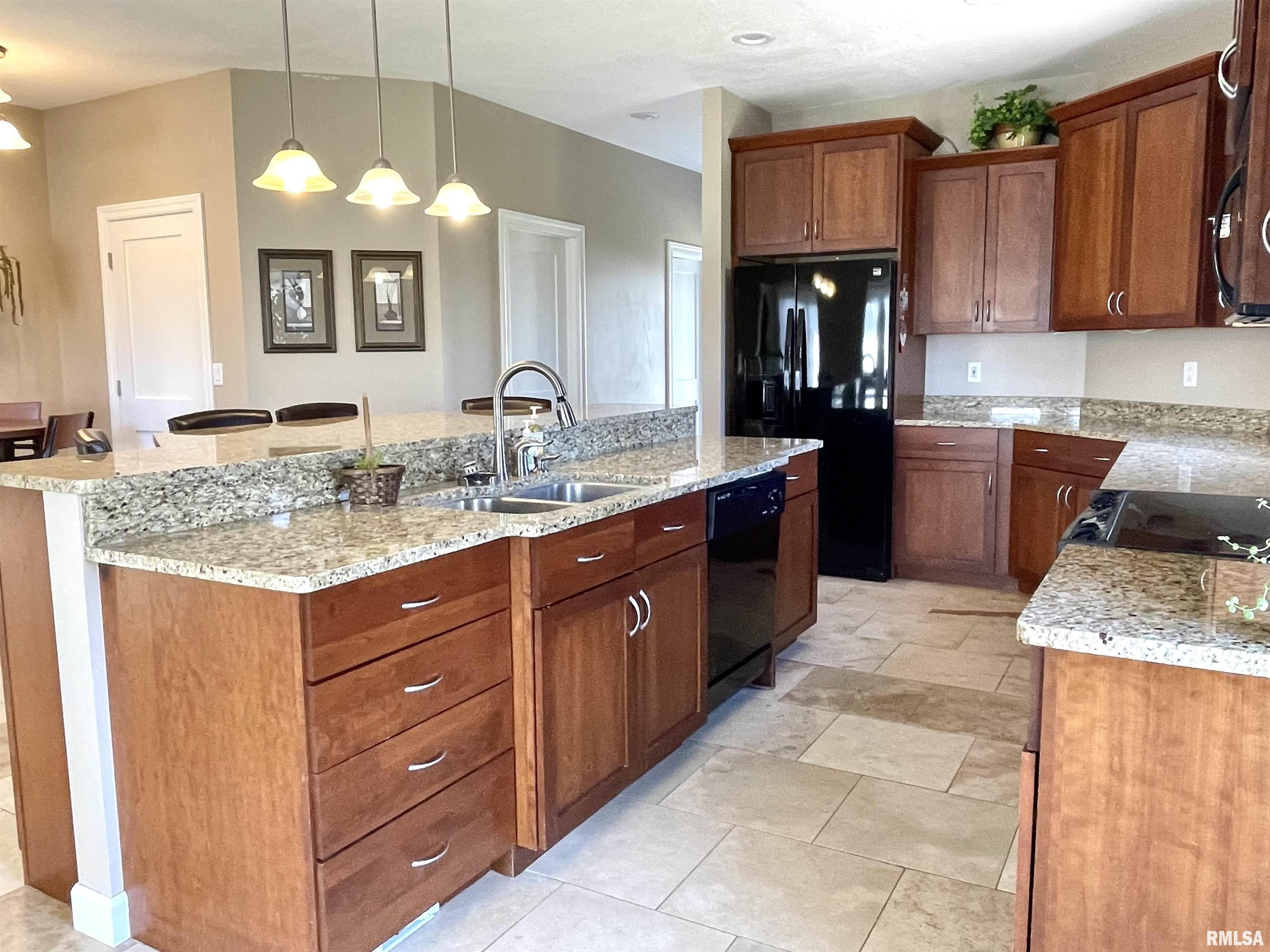 746 North 10th Street Clinton, IA 52732 - Photo 8 of 31