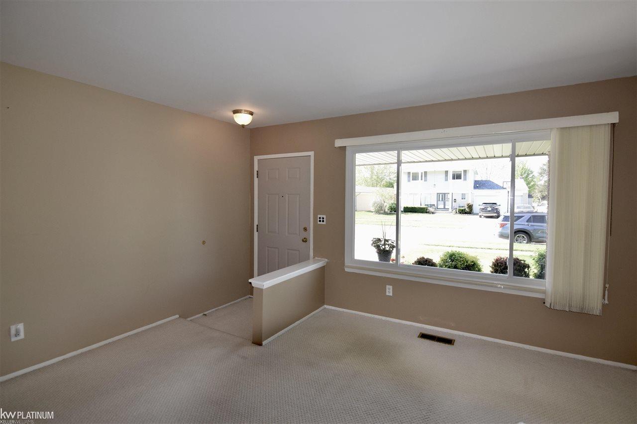 43754 Brandywyne Road Canton, MI 48187 - Photo 27 of 36 50074264-26.JPG