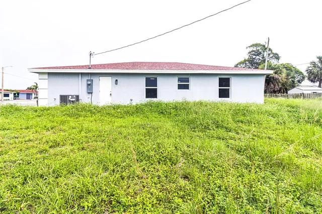 a house view with a outdoor space