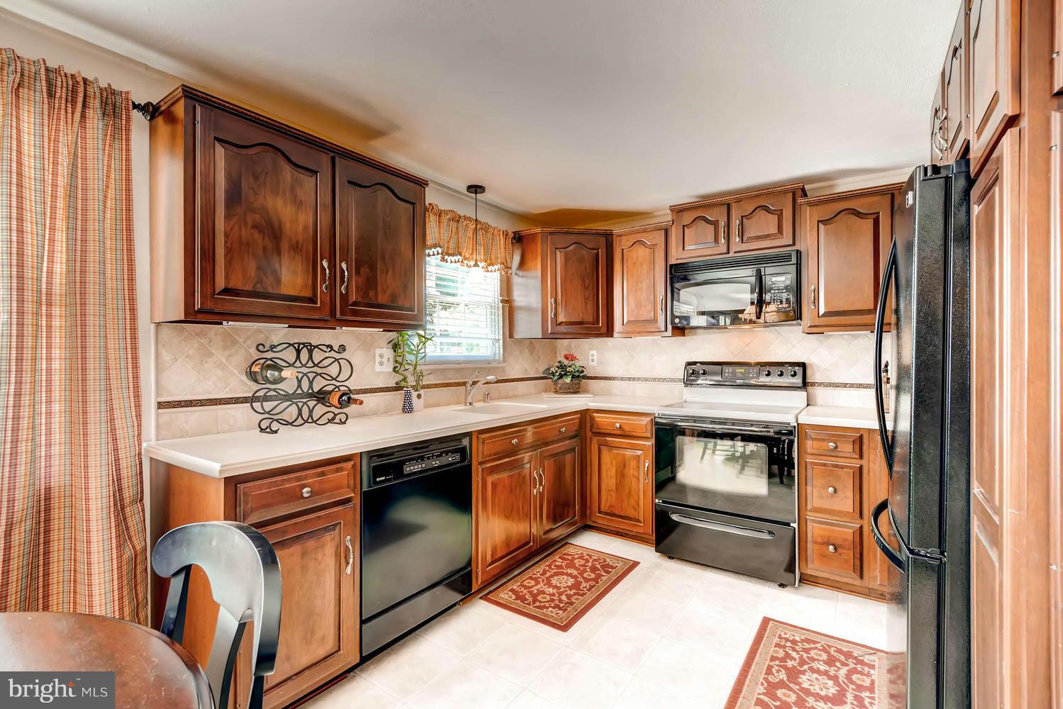 4829 Vicky Road Baltimore, MD 21236 - Photo 7 of 26 Kitchen