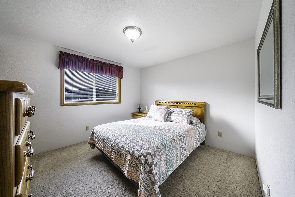1630 Timothy Street Central Point, OR 97502 - Photo 10 of 28 11