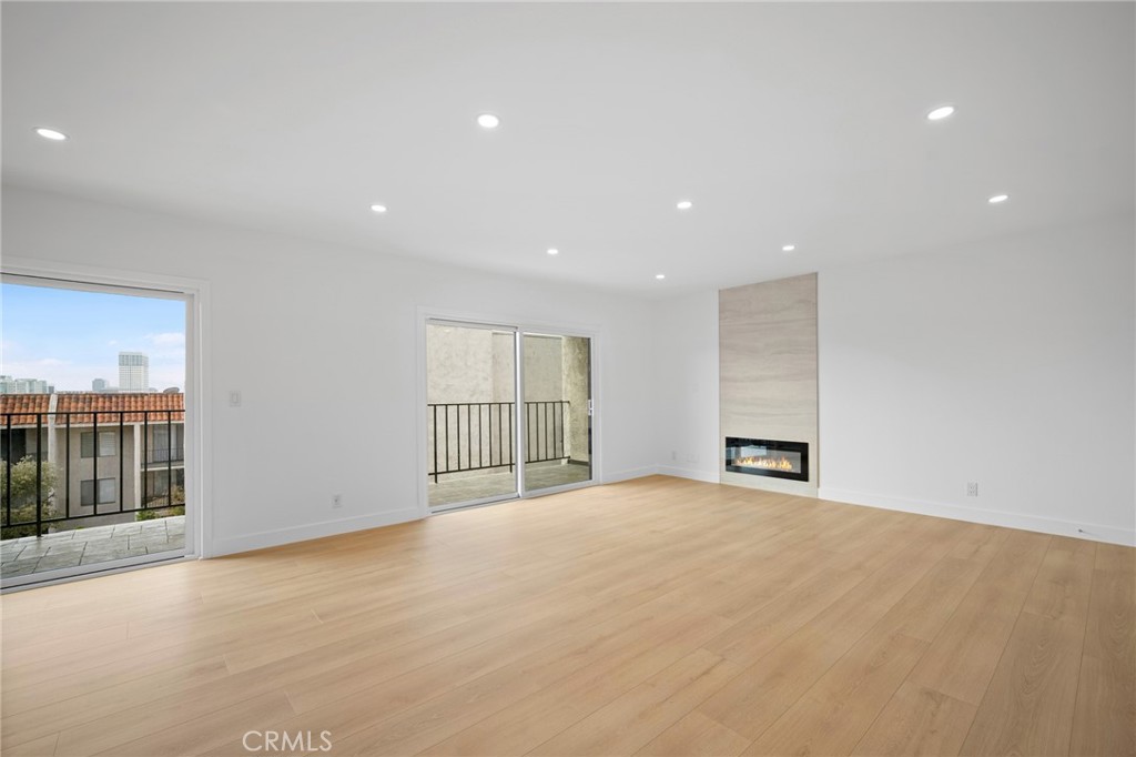 1401 Valley View Road, Unit 329 Glendale, CA 91202 - Photo 8 of 29 Gallery Image 8