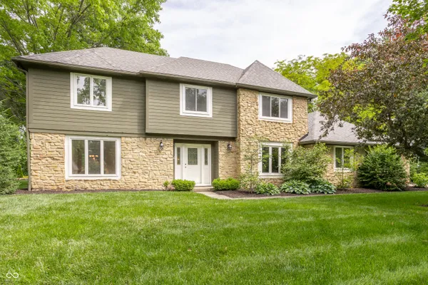 $650,000 | 1030 Maxwell Lane, Zionsville, IN 46077