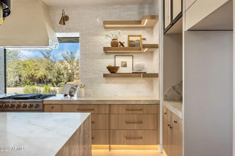 $1,825,000 | 10874 East Dale Lane, Scottsdale, AZ 85262