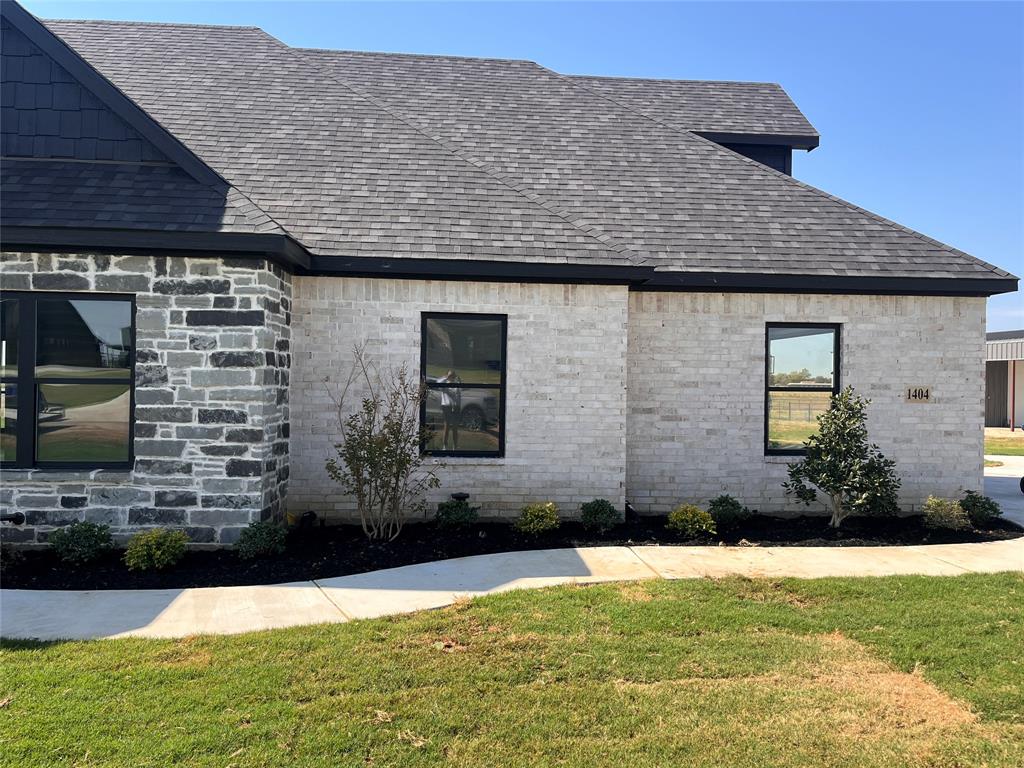 1404 Dixie Road Whitesboro, TX 76273 - Photo 4 of 35