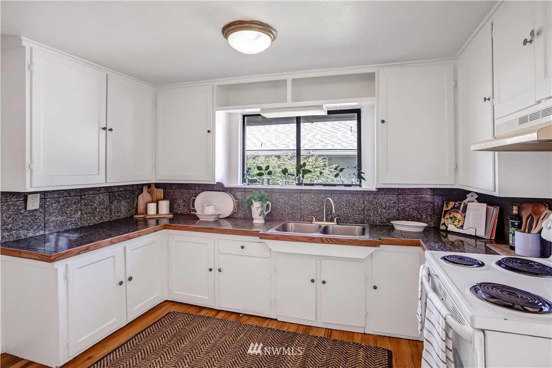 536 Smithers Avenue South Renton, WA 98057 - Photo 13 of 35