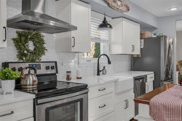 $650,000 | 39 Appel Drive, Shirley, NY 11967