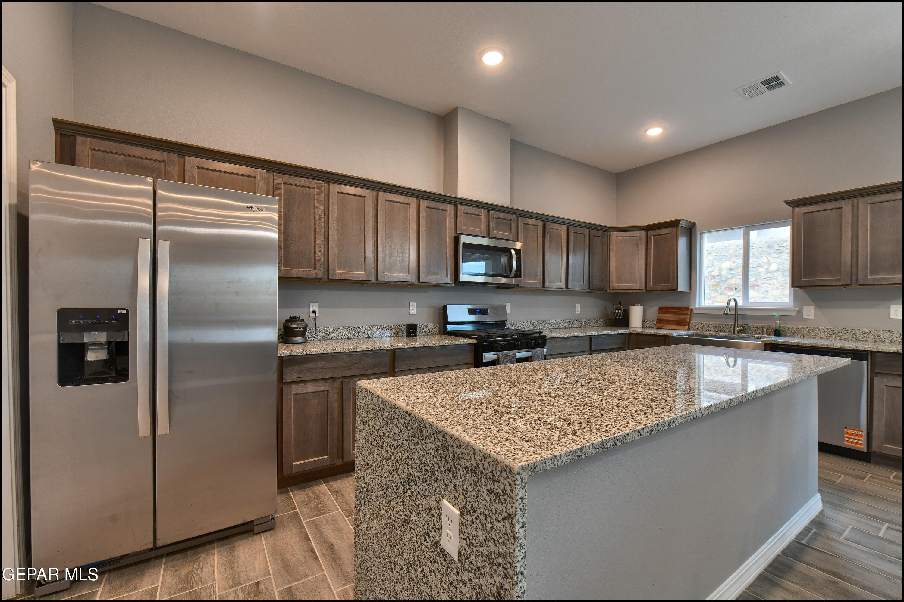 8408 Phil Place Vinton, TX 79821 - Photo 13 of 43 Kitchen