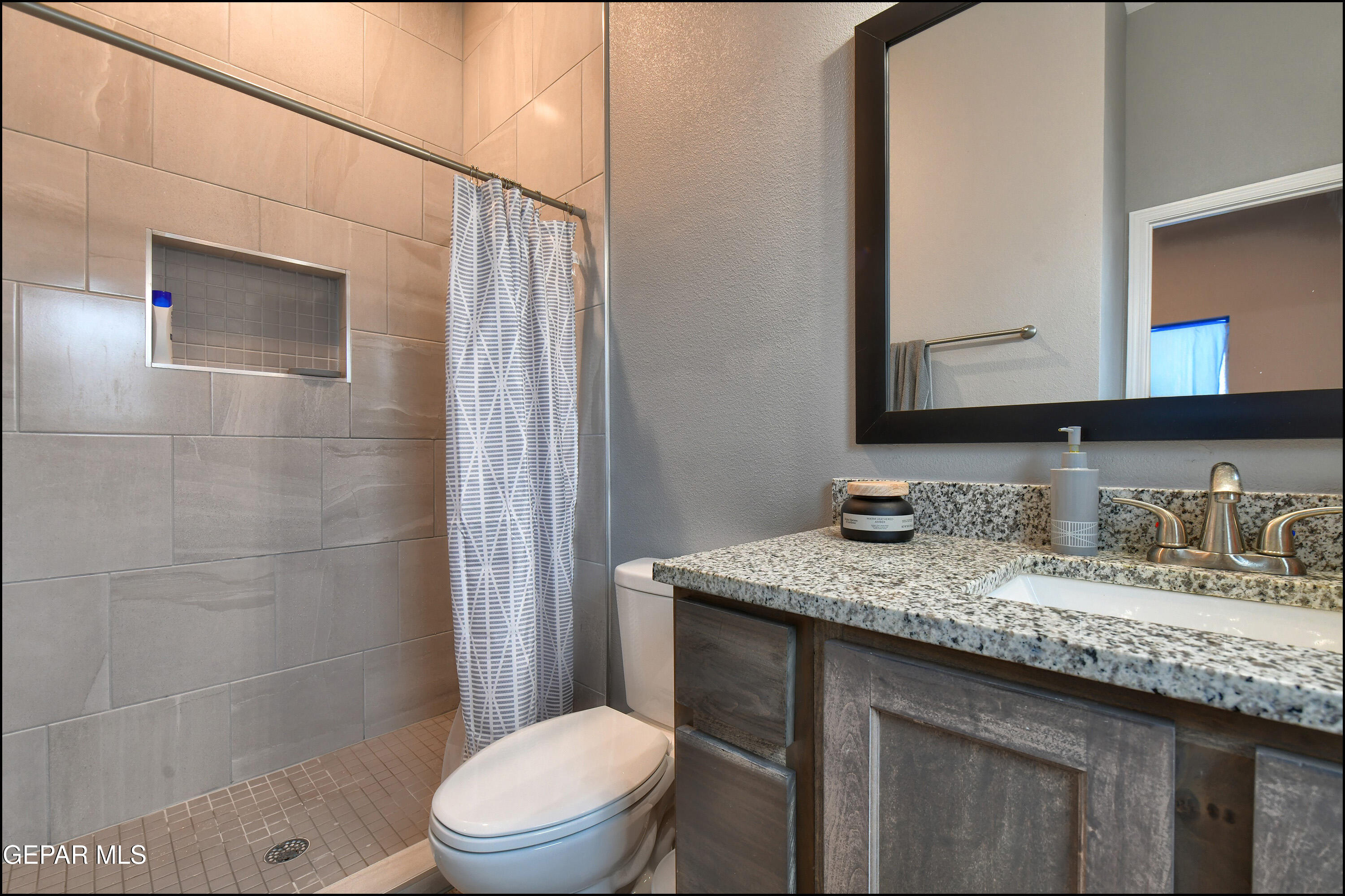 8408 Phil Place Vinton, TX 79821 - Photo 38 of 43 Downstairs BR bath