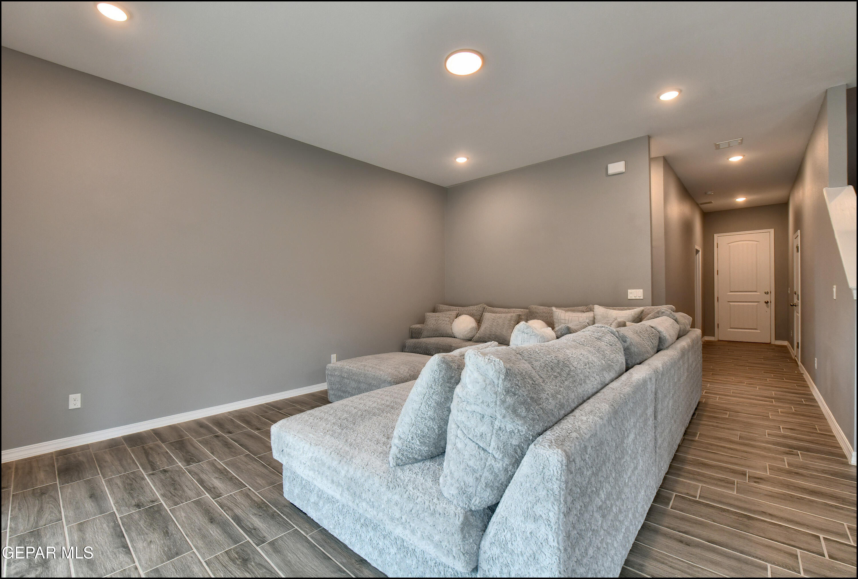 8408 Phil Place Vinton, TX 79821 - Photo 7 of 43 Living room