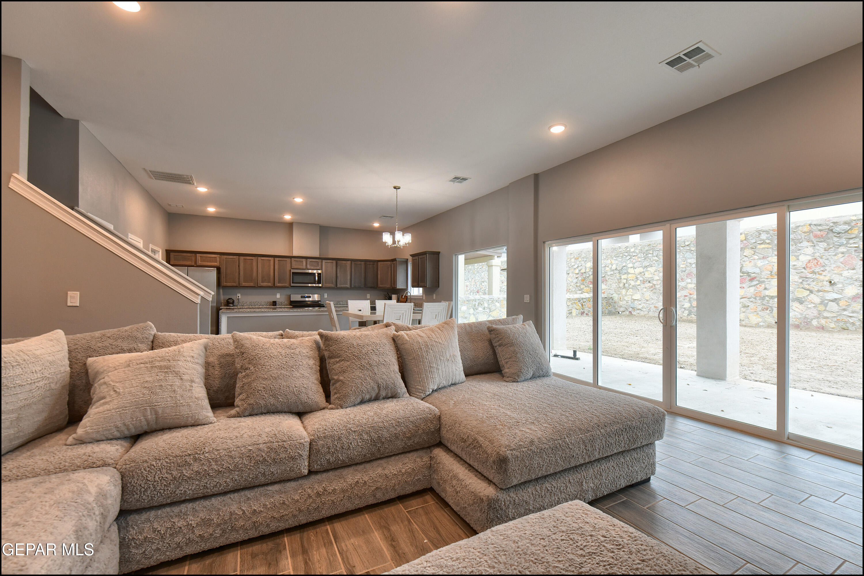 8408 Phil Place Vinton, TX 79821 - Photo 8 of 43 Living room