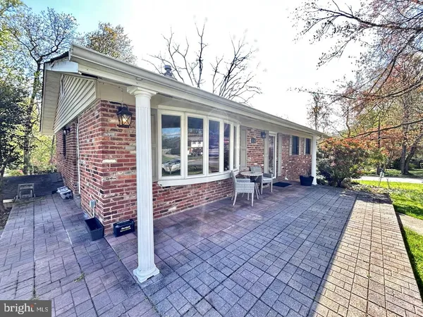 $920,000 | 3715 Moss Drive, Annandale, VA 22003