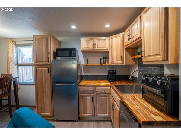 $610,000 | 2897 Game Farm Road, Springfield, OR 97477
