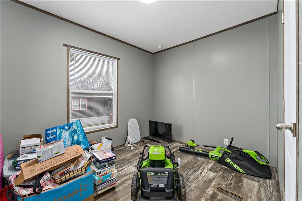 48 Brookhaven Avenue Washington, PA 15301 - Photo 18 of 35 a room with furniture and a window