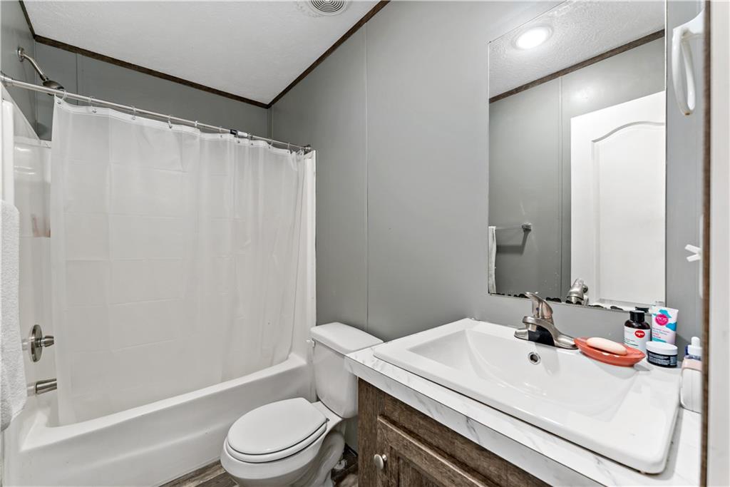48 Brookhaven Avenue Washington, PA 15301 - Photo 21 of 35 a bathroom with a sink toilet and shower