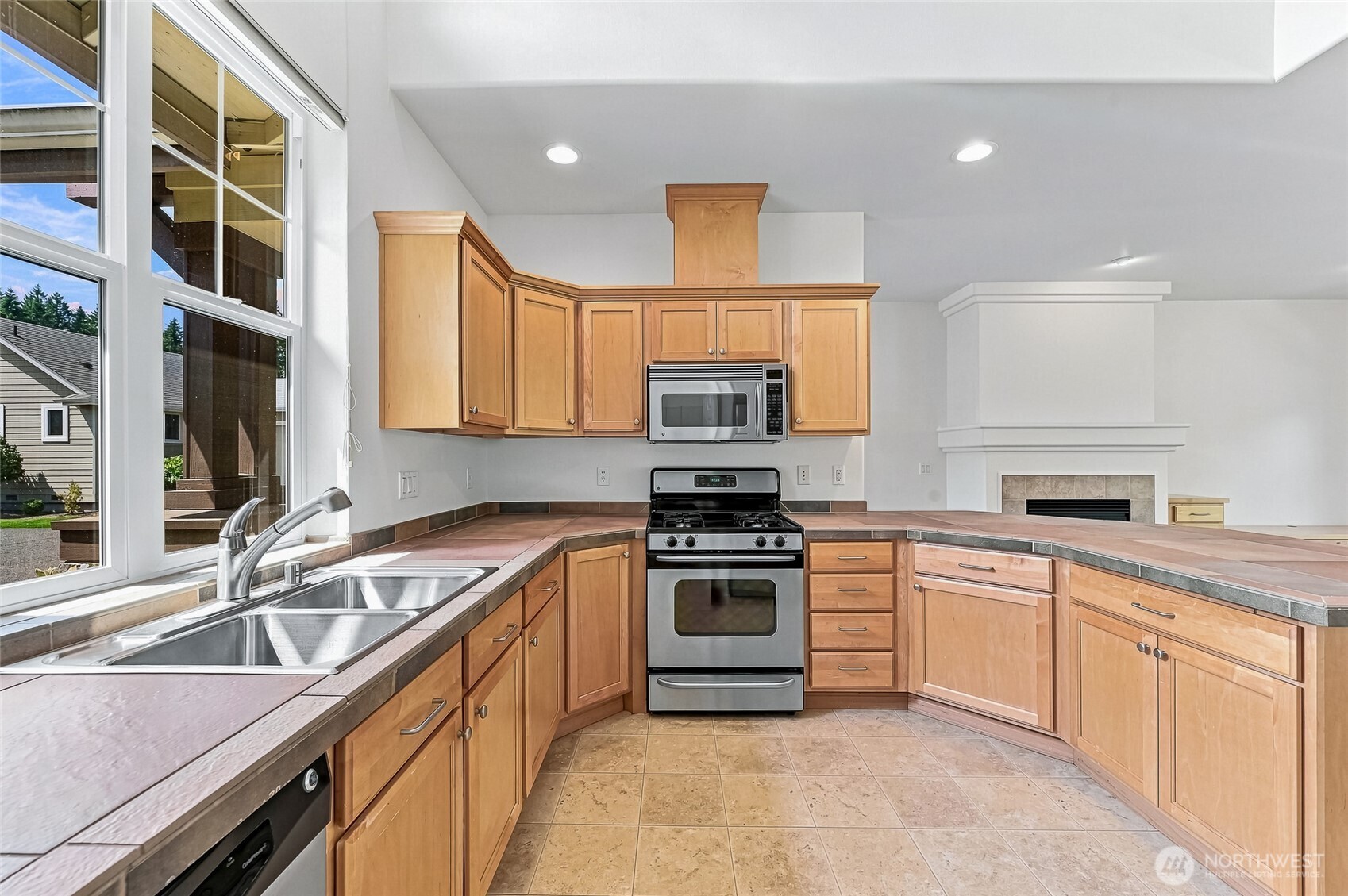 23918 Northeast Adair Road Redmond, WA 98053 - Photo 9 of 28 Gallery Image 9