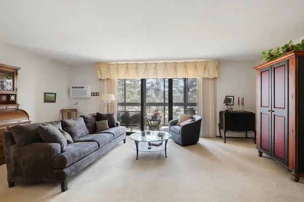 $198,000 | 4360 Brookside Court, Unit 218, Edina, MN 55436