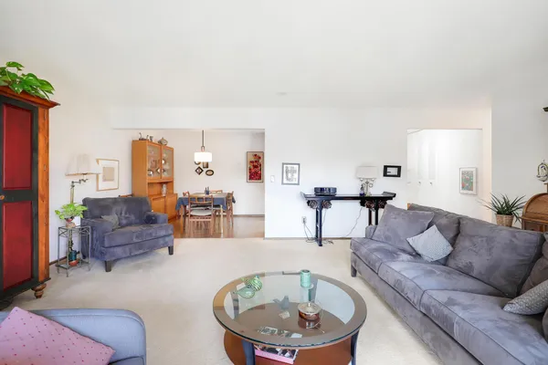 $198,000 | 4360 Brookside Court, Unit 218, Edina, MN 55436