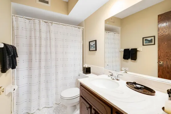 $198,000 | 4360 Brookside Court, Unit 218, Edina, MN 55436
