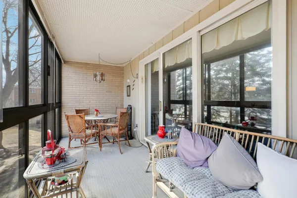 $198,000 | 4360 Brookside Court, Unit 218, Edina, MN 55436