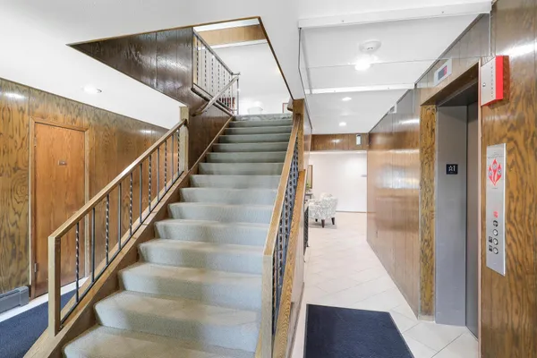 $198,000 | 4360 Brookside Court, Unit 218, Edina, MN 55436