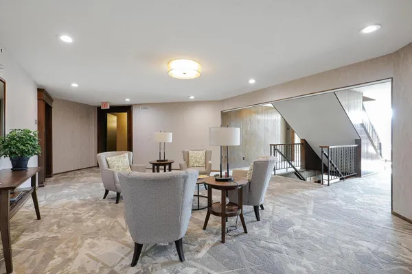 $198,000 | 4360 Brookside Court, Unit 218, Edina, MN 55436