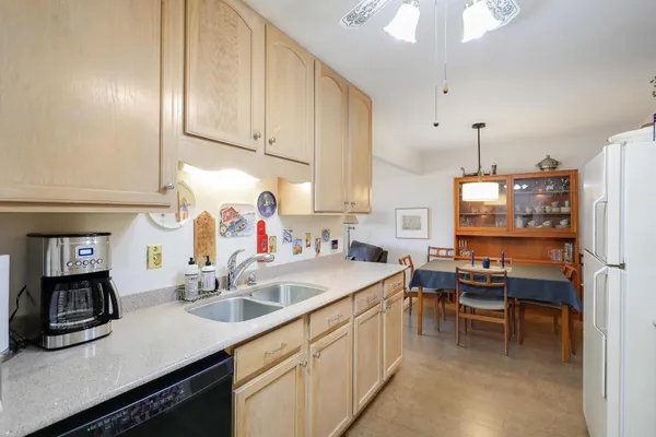 $198,000 | 4360 Brookside Court, Unit 218, Edina, MN 55436