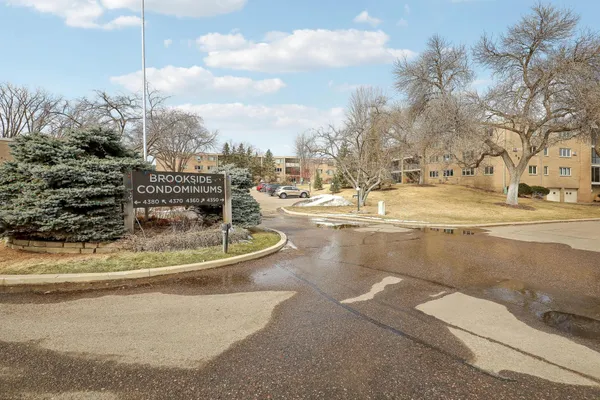 $198,000 | 4360 Brookside Court, Unit 218, Edina, MN 55436